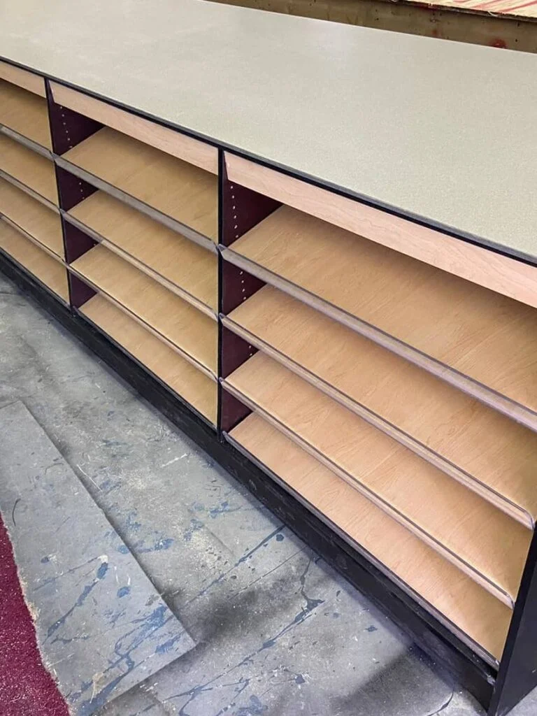 Merchandise counter display with Shelves